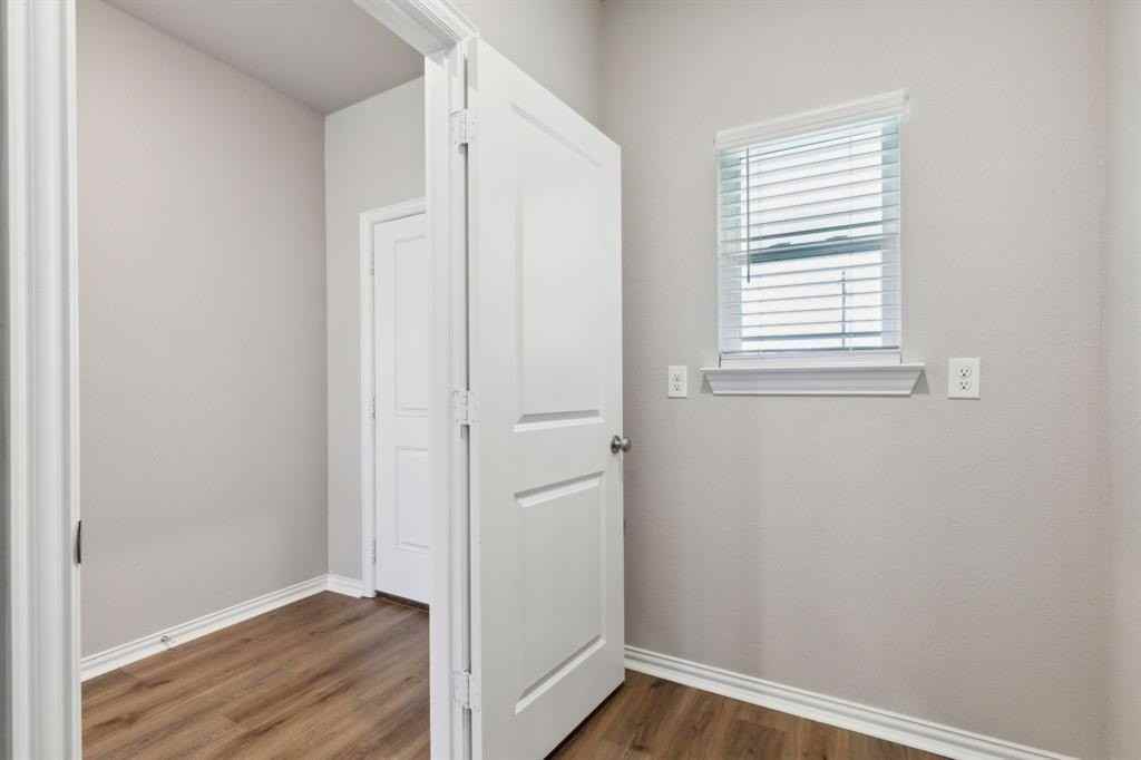 820 Brookside Dr - Photo 4 of 25