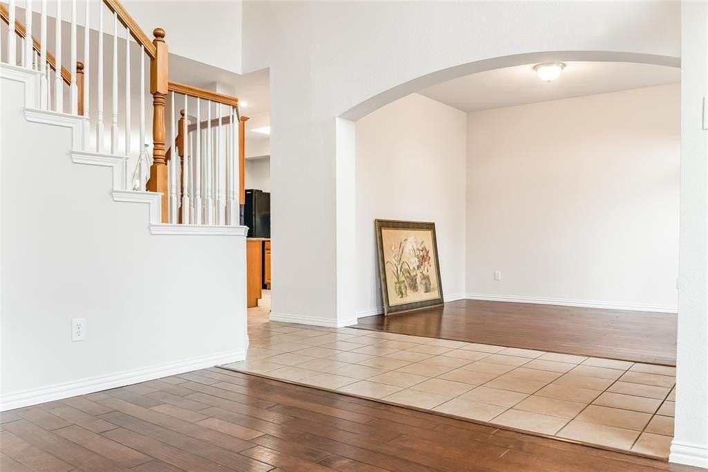 11668 La Grange Dr - Photo 2 of 32