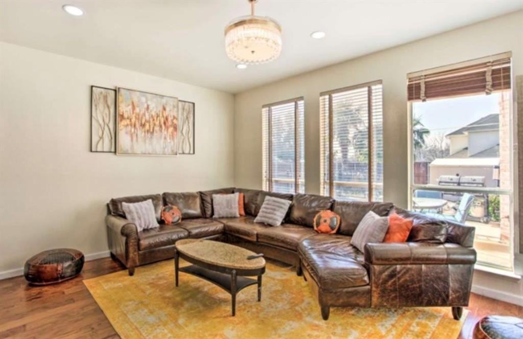 1805 Arbor Creek Dr - Photo 3 of 28