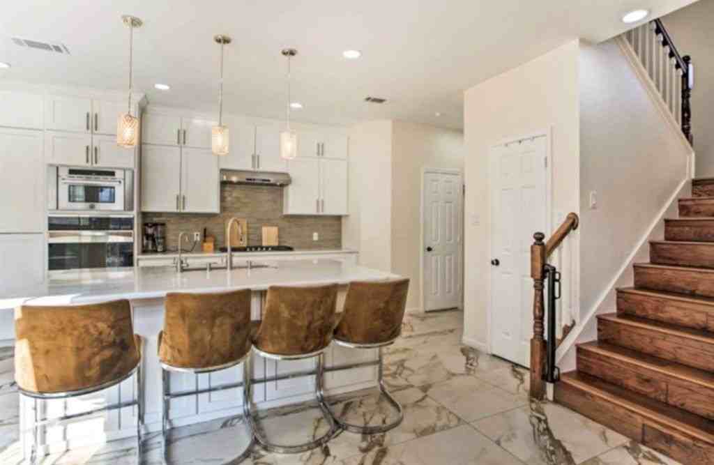 1805 Arbor Creek Dr - Photo 6 of 28