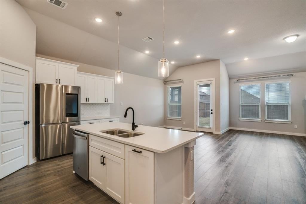 7015 Hopper Ct - Photo 4 of 39