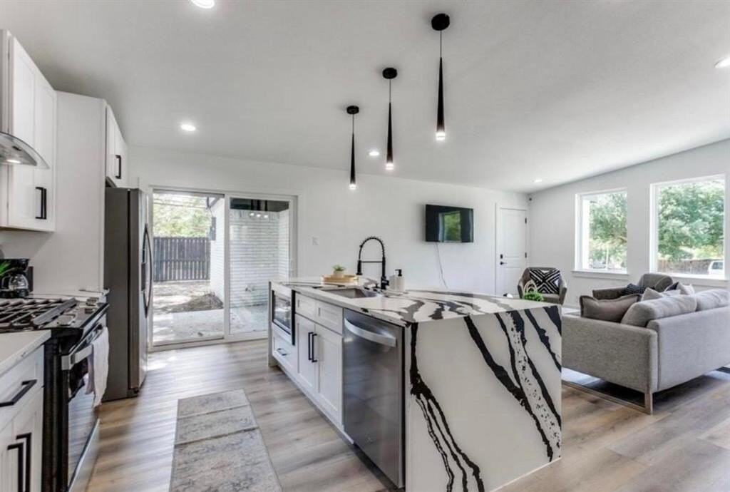 13306 Flagstone Ln - Photo 2 of 20