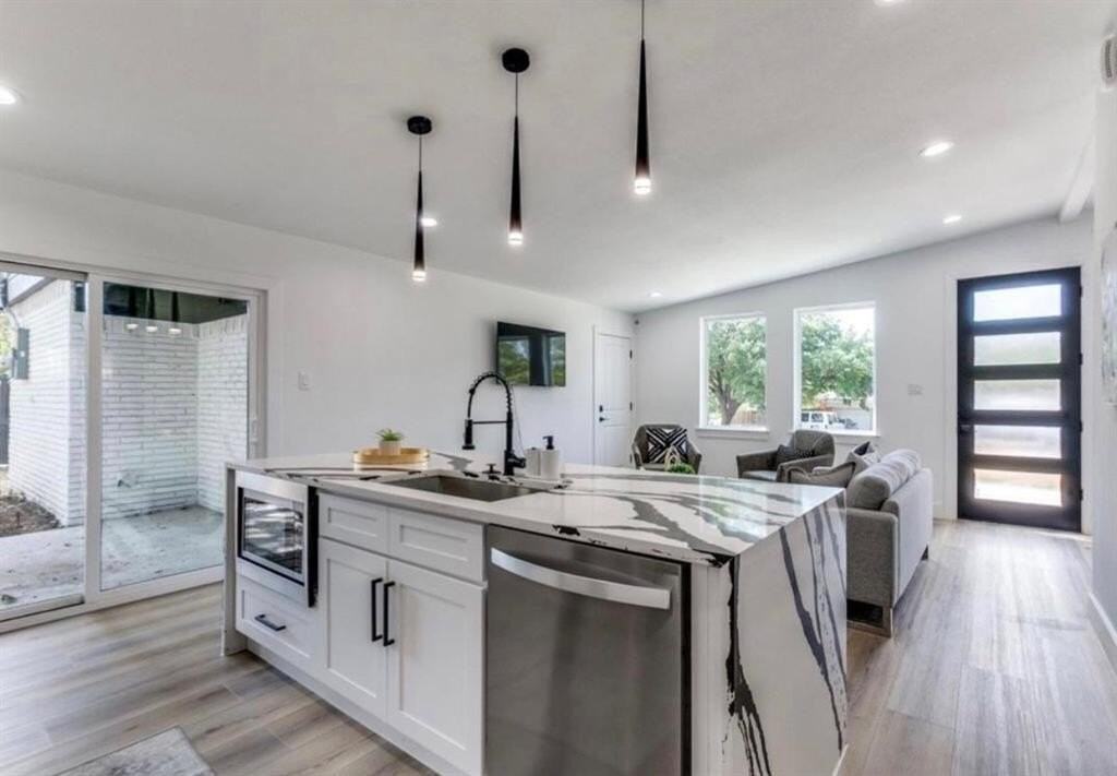 13306 Flagstone Ln - Photo 3 of 20