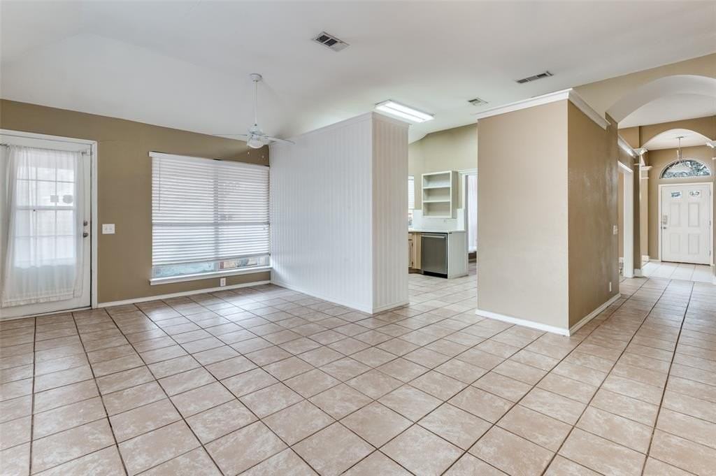 1800 Corvallis Ct - Photo 7 of 24