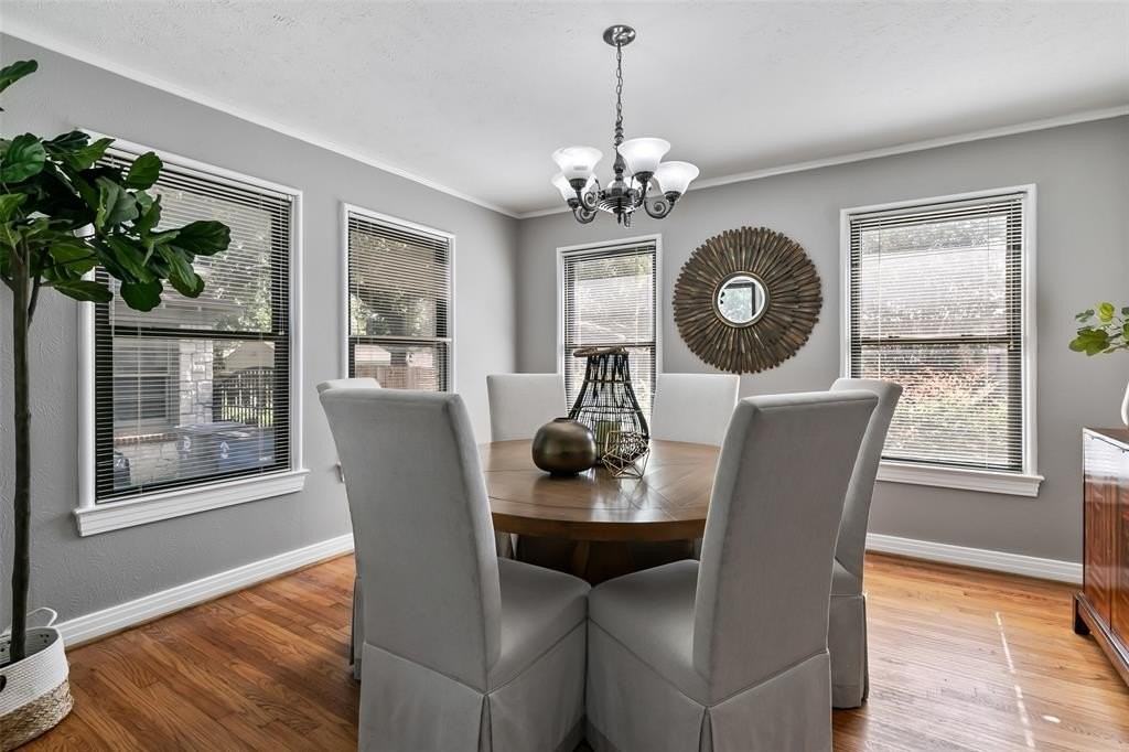 4206 Somerville Ave - Photo 4 of 26