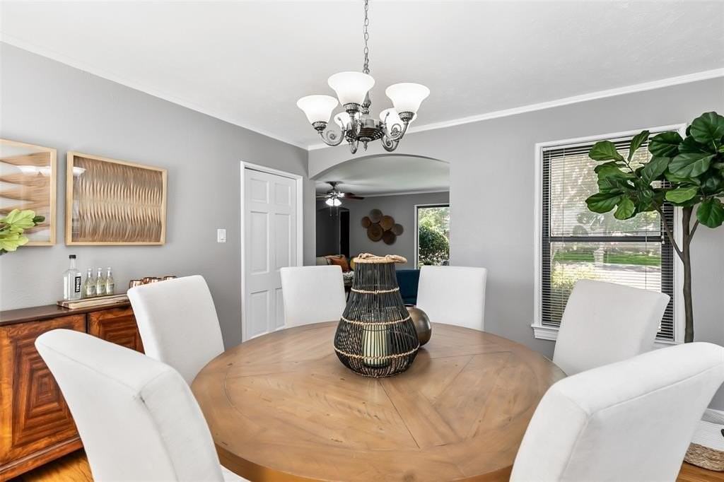 4206 Somerville Ave - Photo 5 of 26