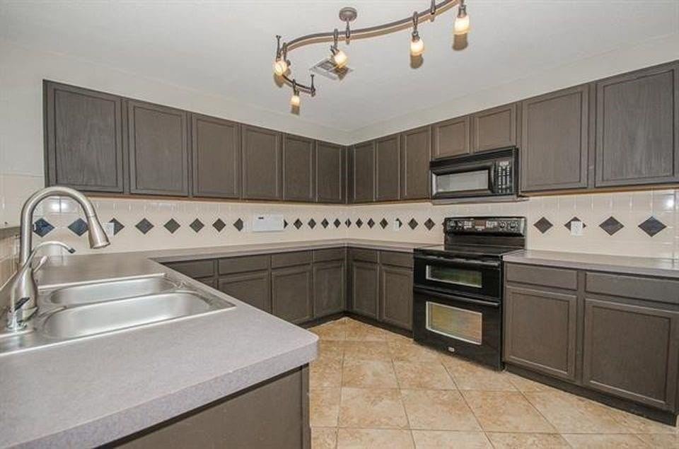 2152 Royal Acres Trl - Photo 5 of 30