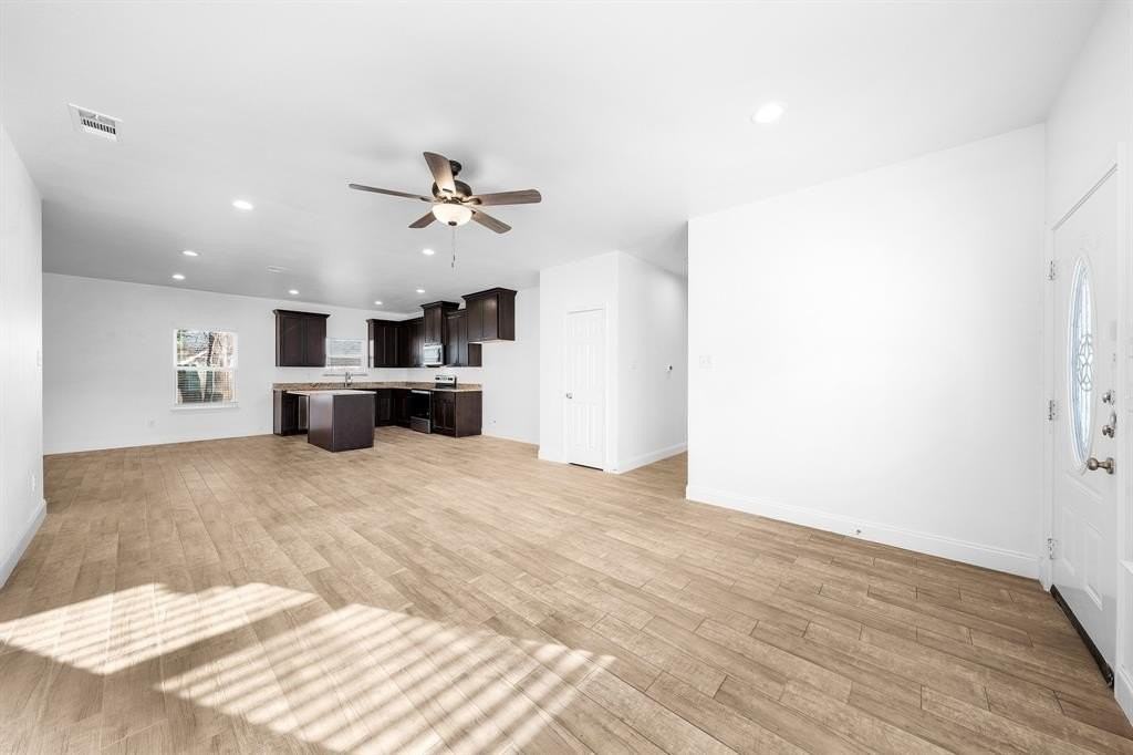 1905 King St - Photo 3 of 25