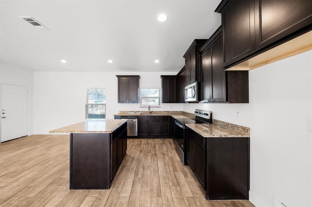 1905 King St - Photo 7 of 25