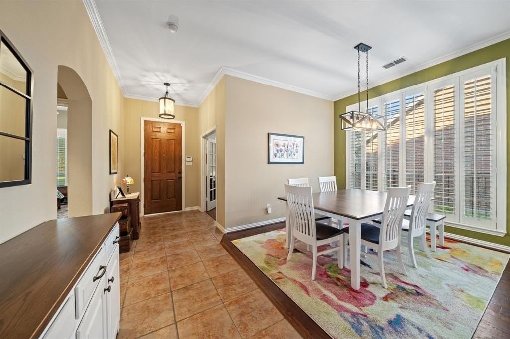 14881 Holly Leaf Dr - Photo 5 of 32