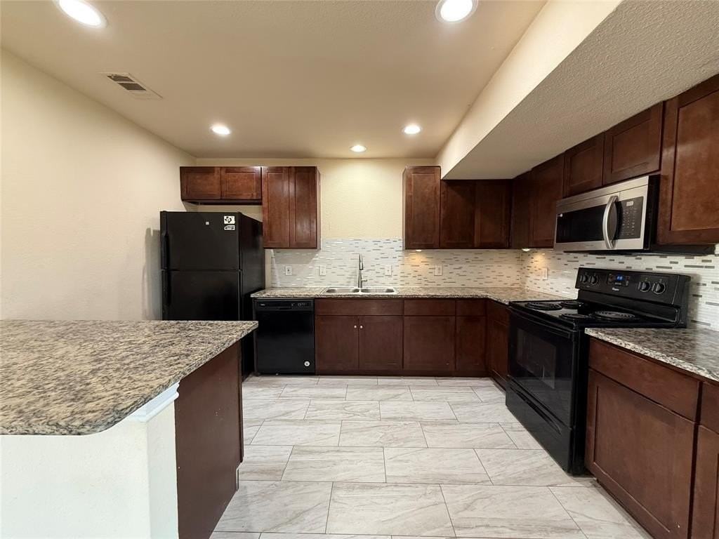 2540 W Rochelle Rd - Photo 4 of 20