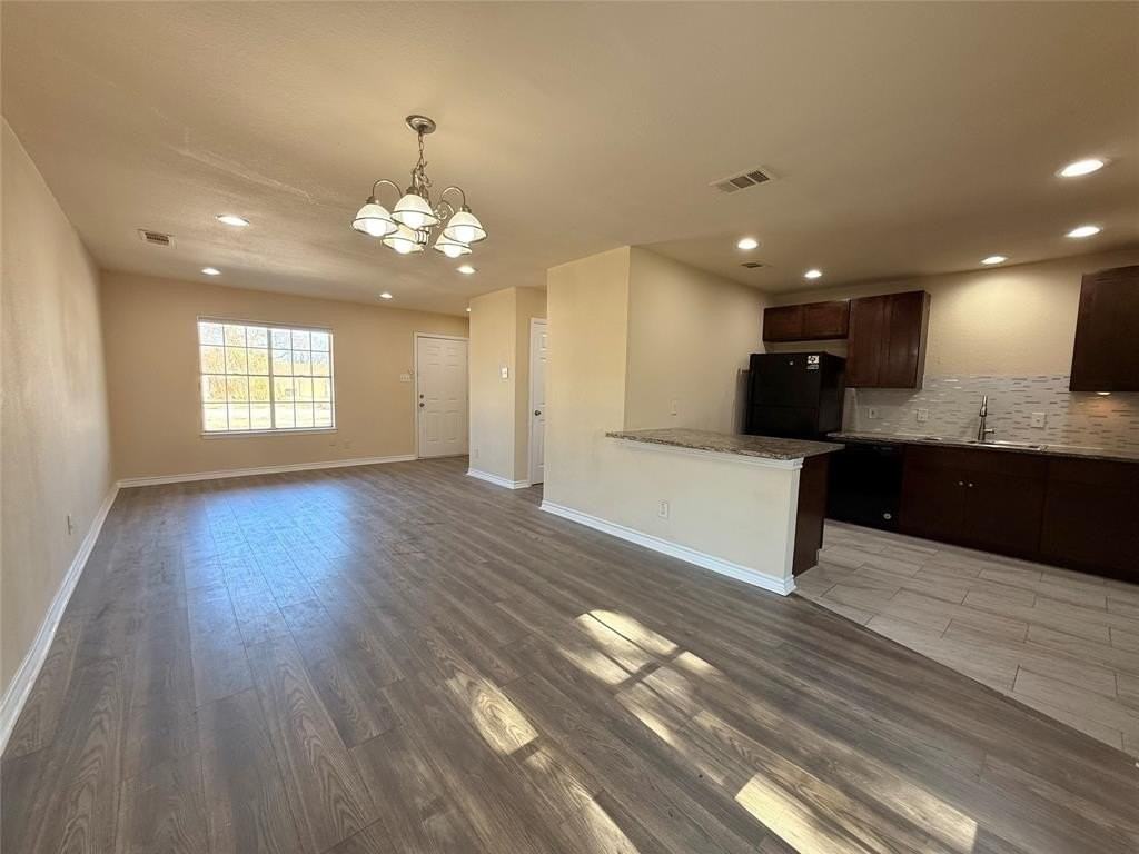 2540 W Rochelle Rd - Photo 7 of 20