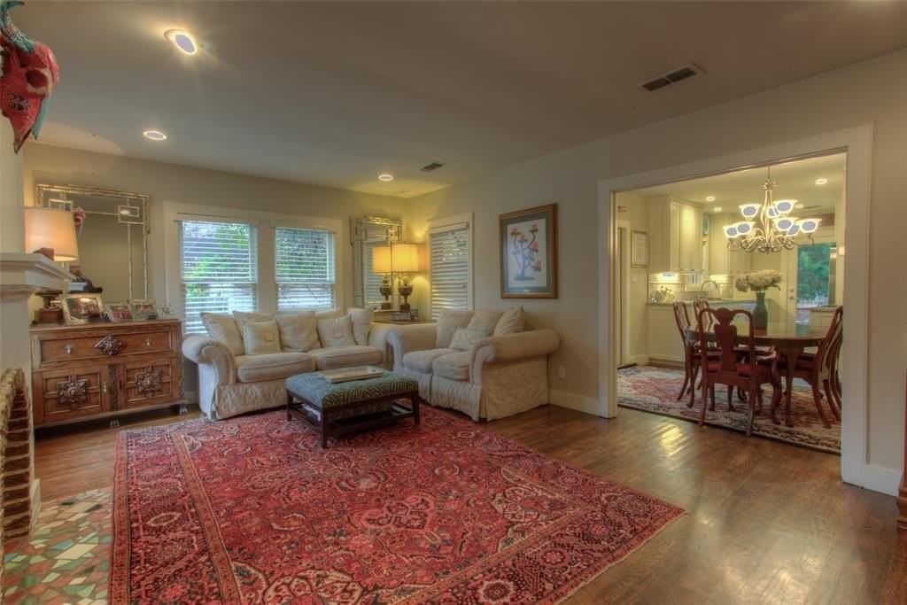 3311 Cockrell Ave - Photo 3 of 34