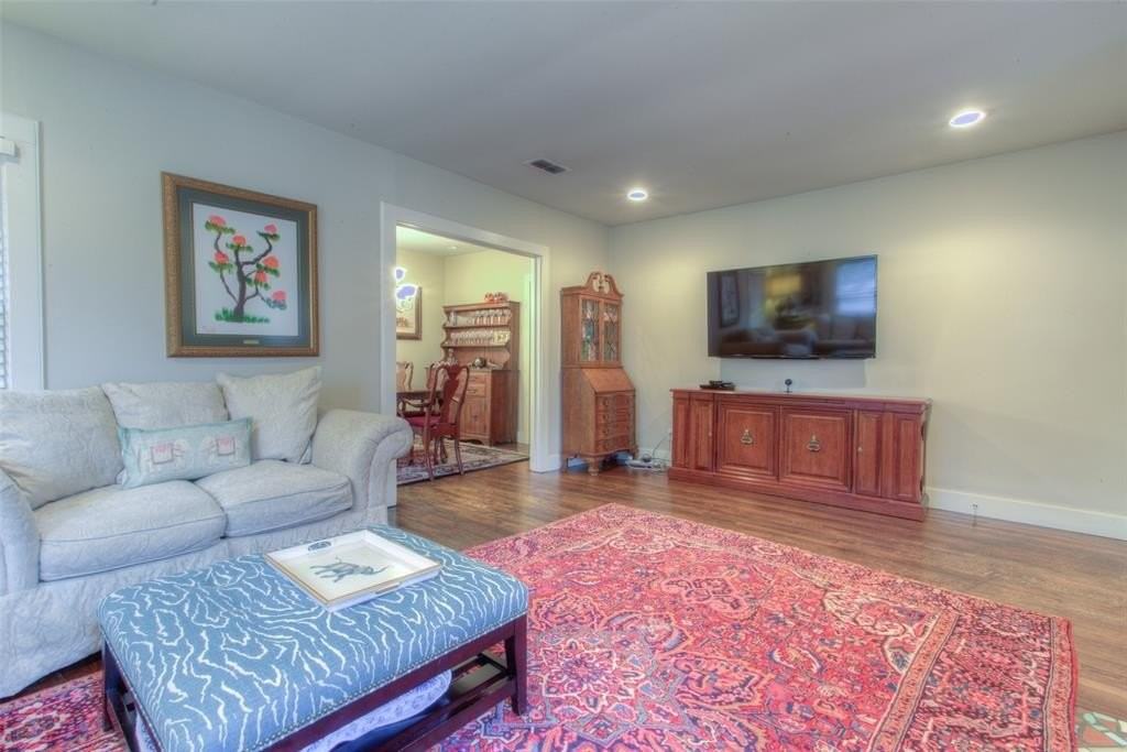 3311 Cockrell Ave - Photo 5 of 34