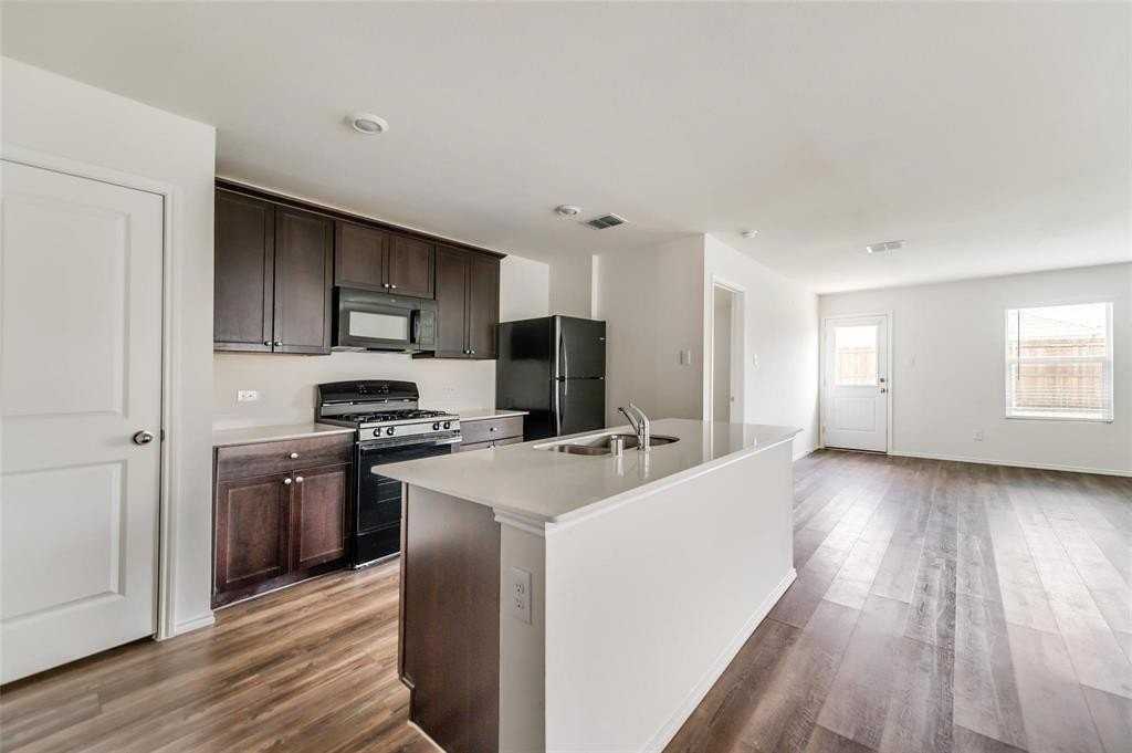 1801 Averypointe Dr - Photo 5 of 13