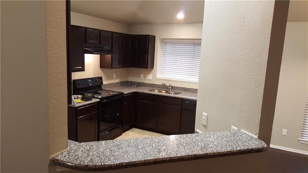 515 Valley Spring Dr - Photo 3 of 15