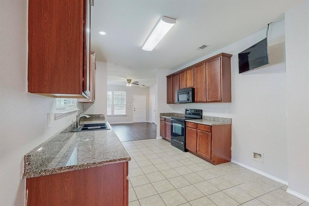 1901 Prospect Ln - Photo 7 of 18