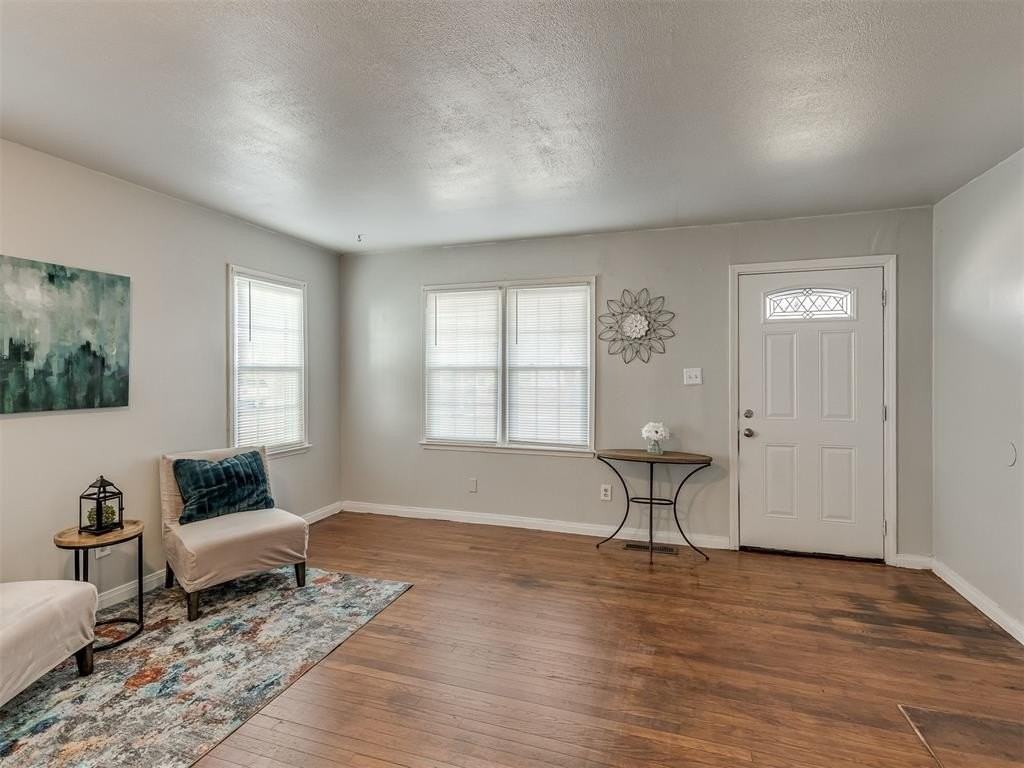 544 E Fairchild Dr - Photo 4 of 9