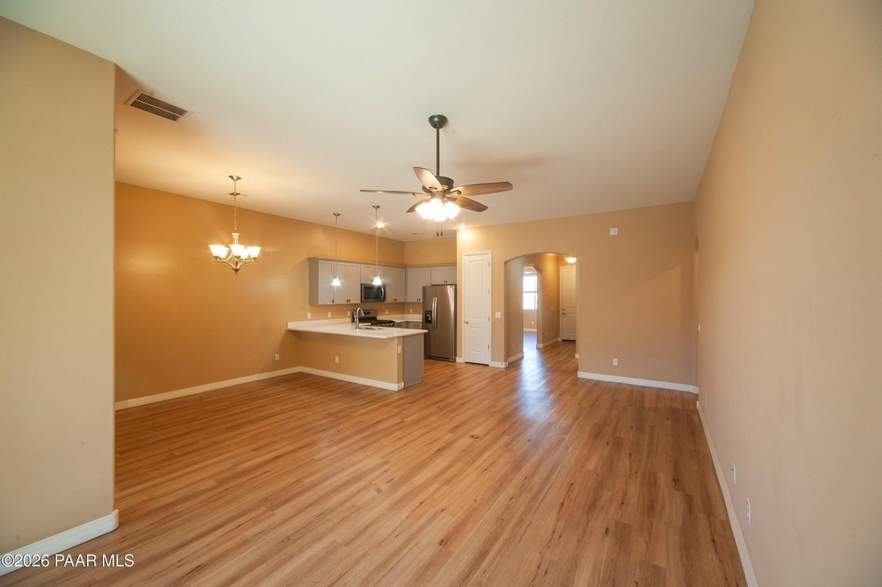 5593 N Brinson Ln - Photo 4 of 13