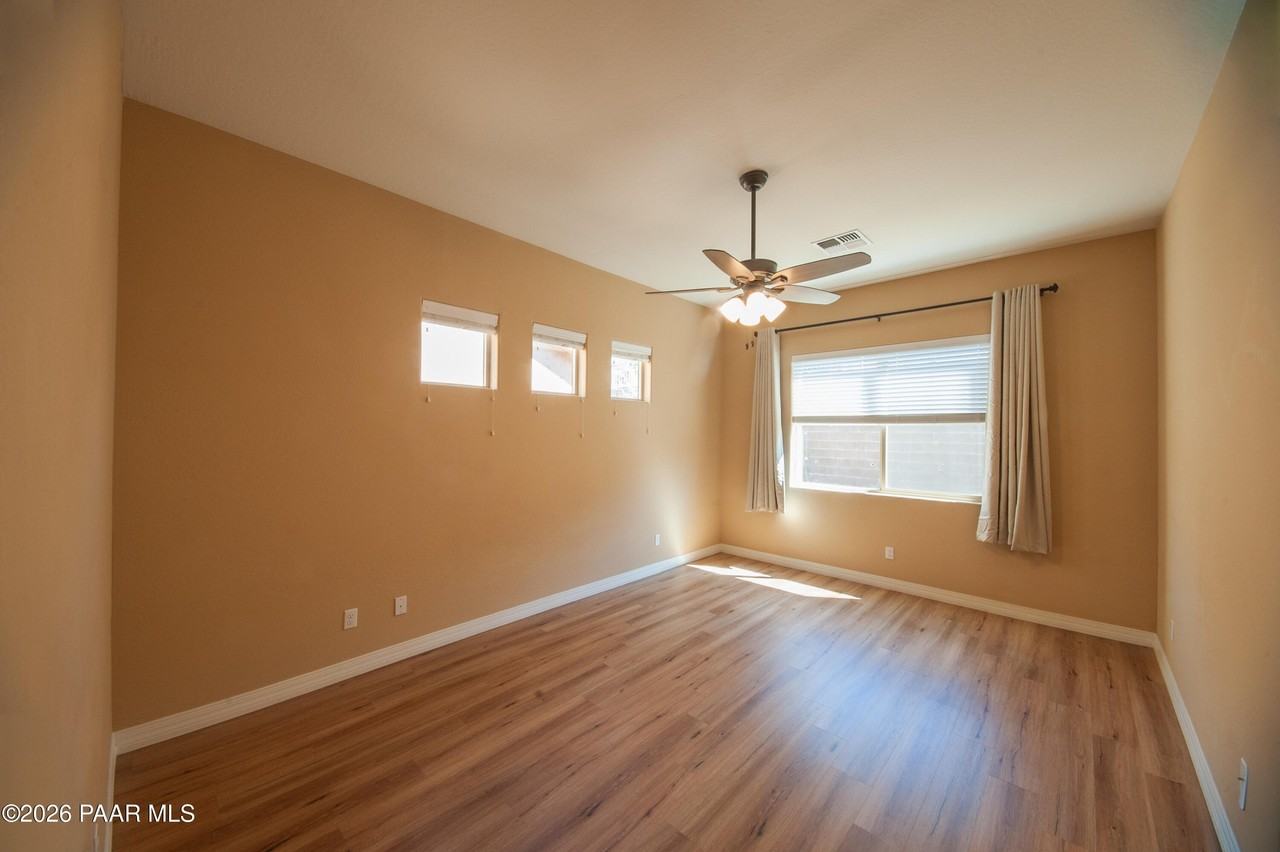 5593 N Brinson Ln - Photo 5 of 13