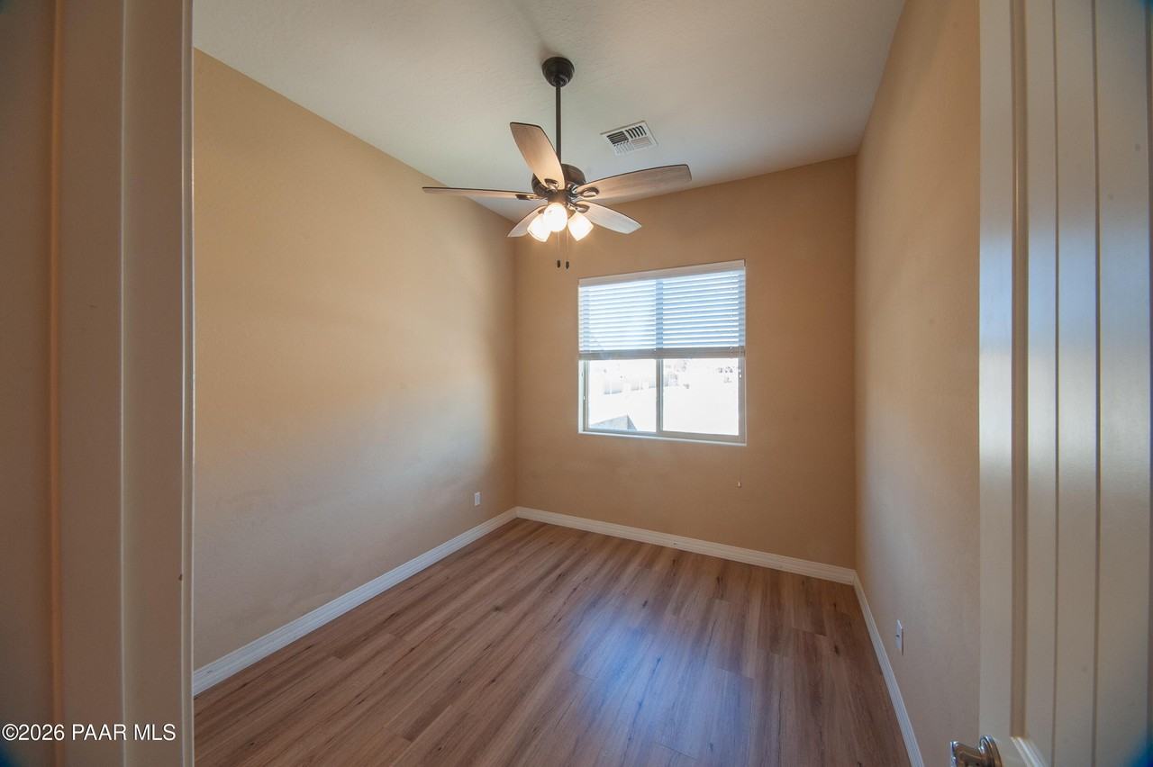 5593 N Brinson Ln - Photo 7 of 13