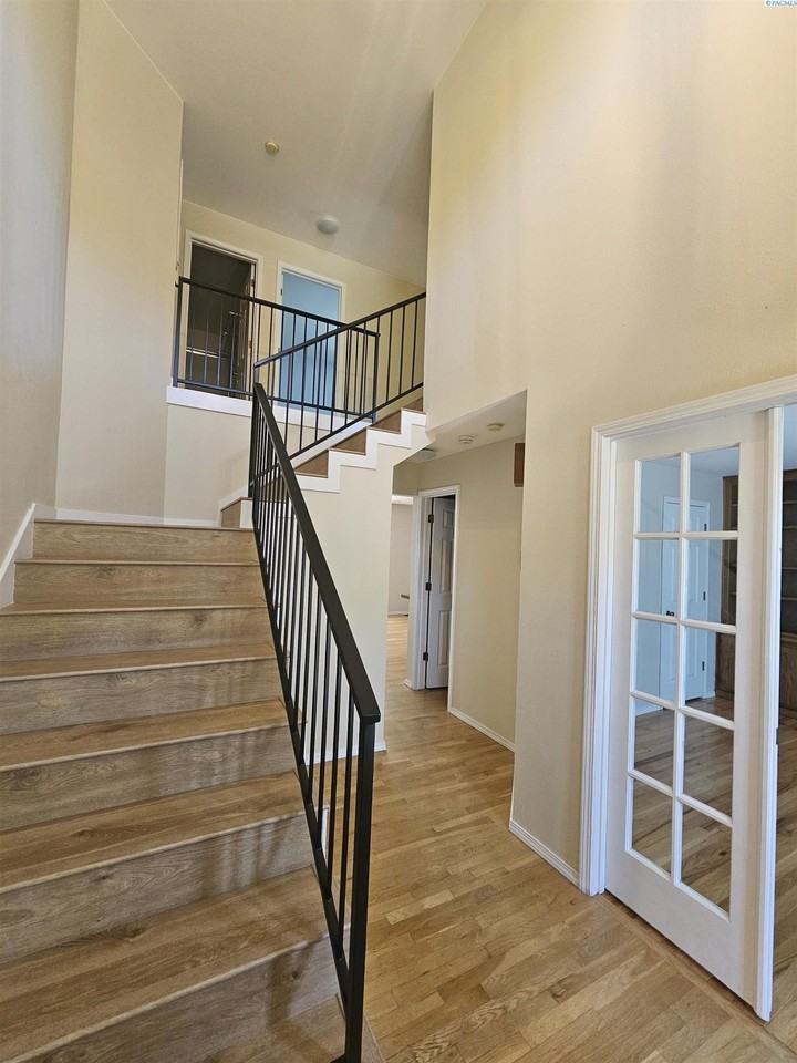 260 Adair Dr - Photo 2 of 29