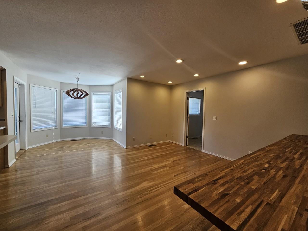 260 Adair Dr - Photo 7 of 29