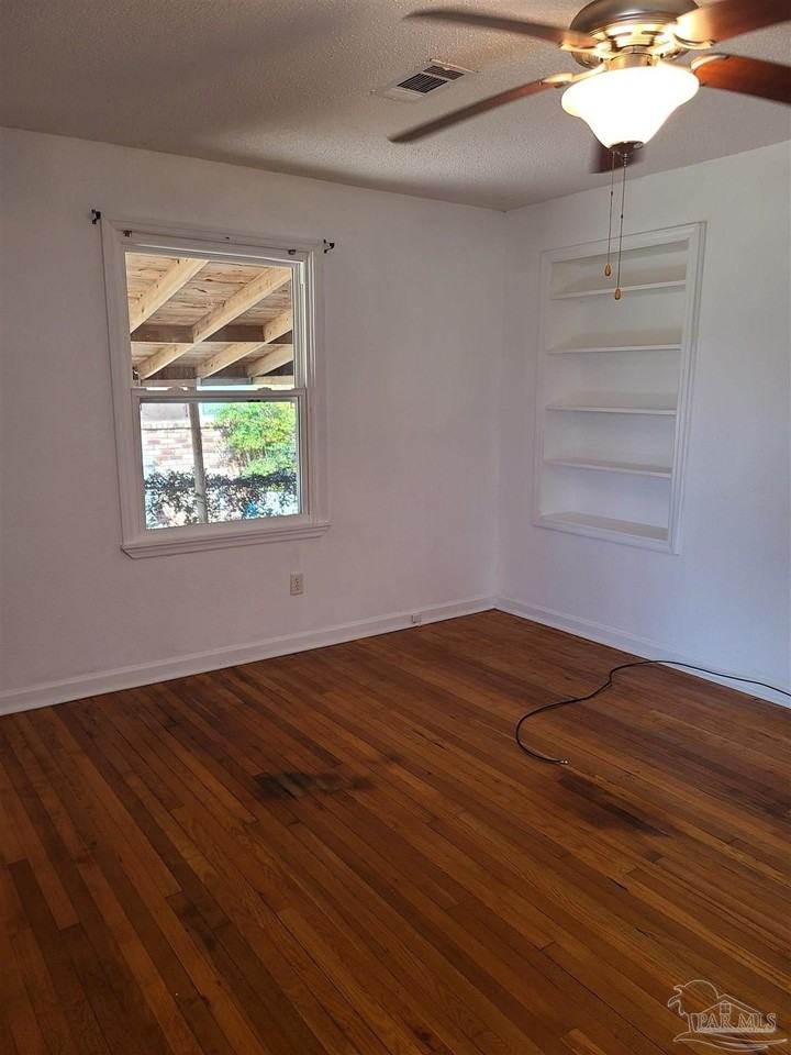 415 Gibbs Rd - Photo 2 of 31