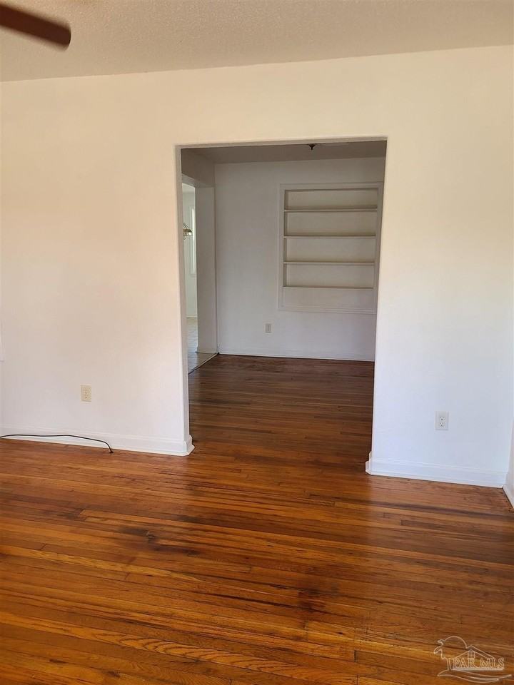 415 Gibbs Rd - Photo 3 of 31