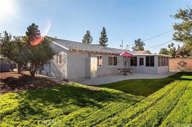 12940 Fenton Ave - Photo 2 of 8