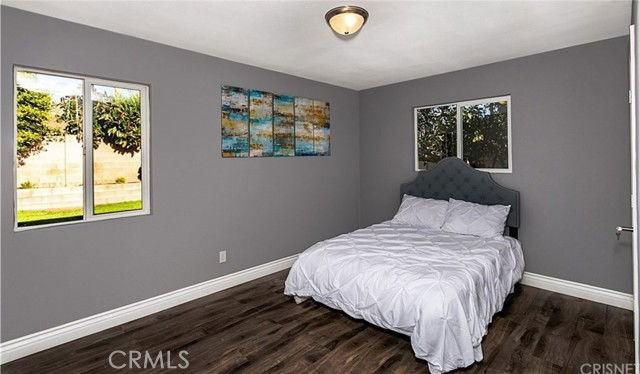 12940 Fenton Ave - Photo 3 of 8