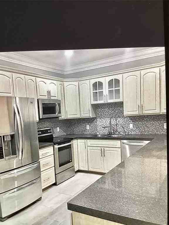 8798 Nw 35th St - Photo 5 of 21