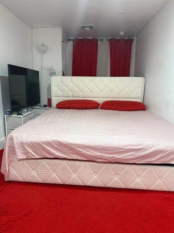 1116 W 32nd St - Photo 4 of 11