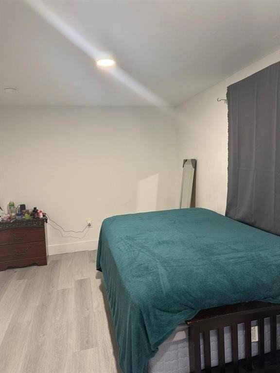 1116 W 32nd St - Photo 5 of 11