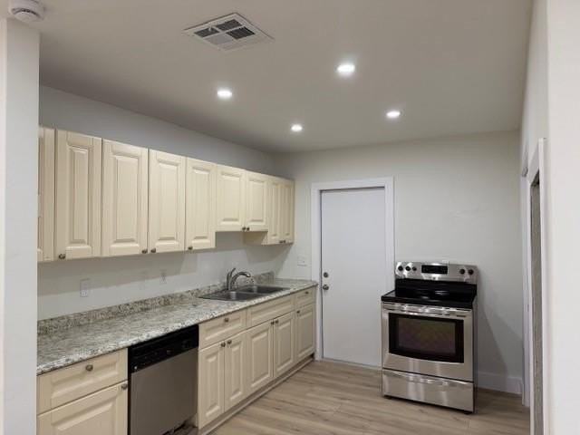 141 Se 7th Ave - Photo 3 of 7