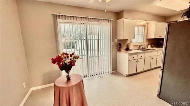 15078 Houghton St - Photo 5 of 25