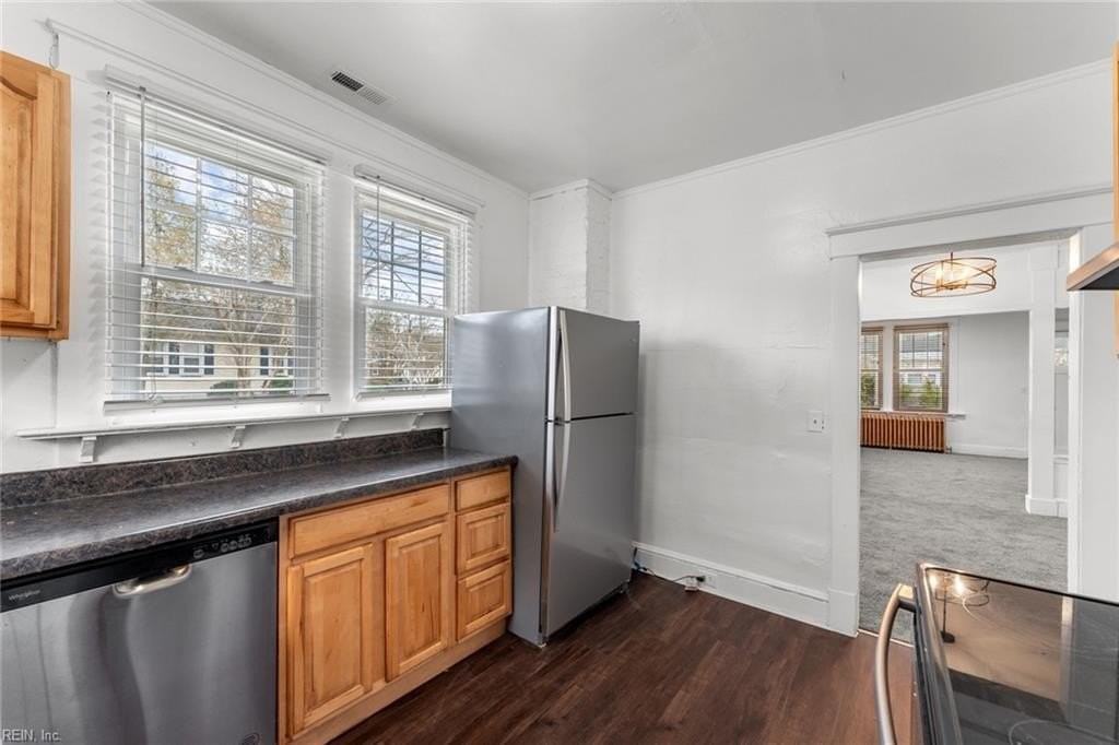 1801 Lasalle Ave - Photo 5 of 23