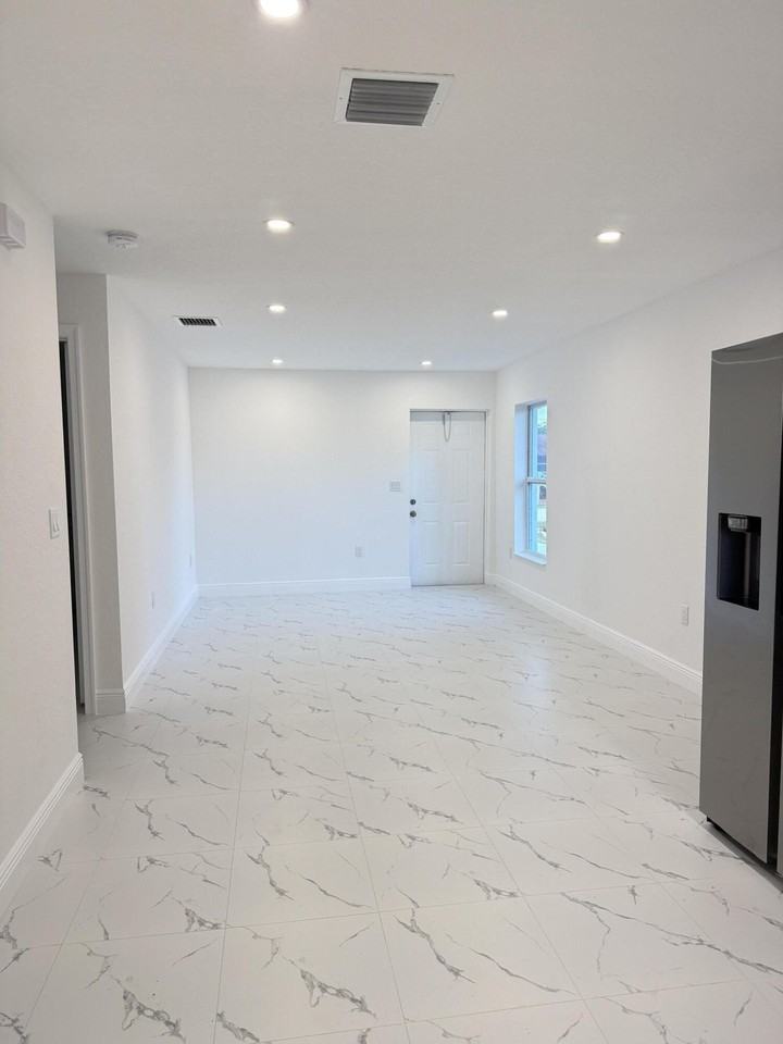 4555 Hairland Dr - Photo 2 of 16