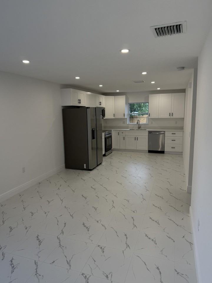 4555 Hairland Dr - Photo 3 of 16