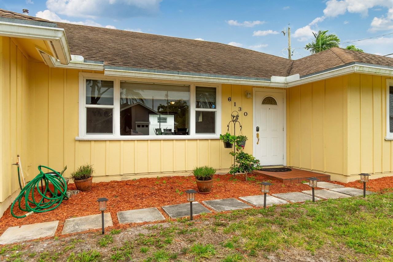 6130 Francis St - Photo 5 of 31