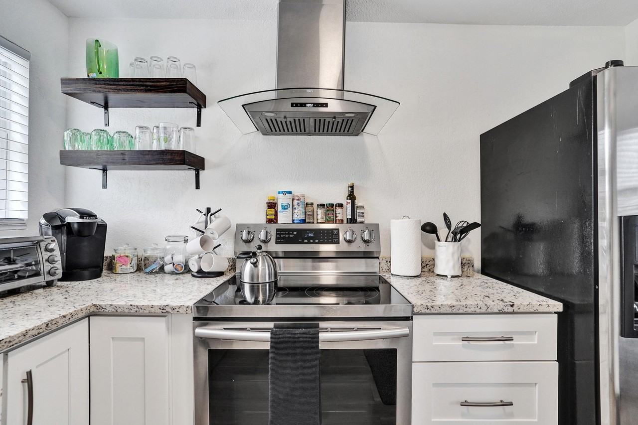 311 Se 3rd Ave - Photo 6 of 35