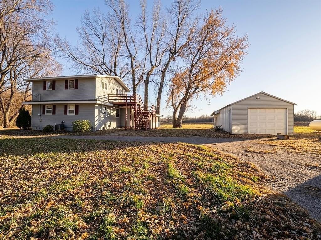 5651 Aetna Ave Se - Photo 2 of 14