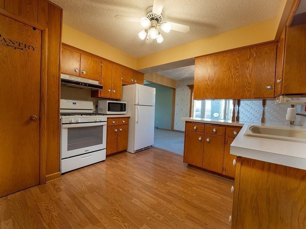 5651 Aetna Ave Se - Photo 3 of 14