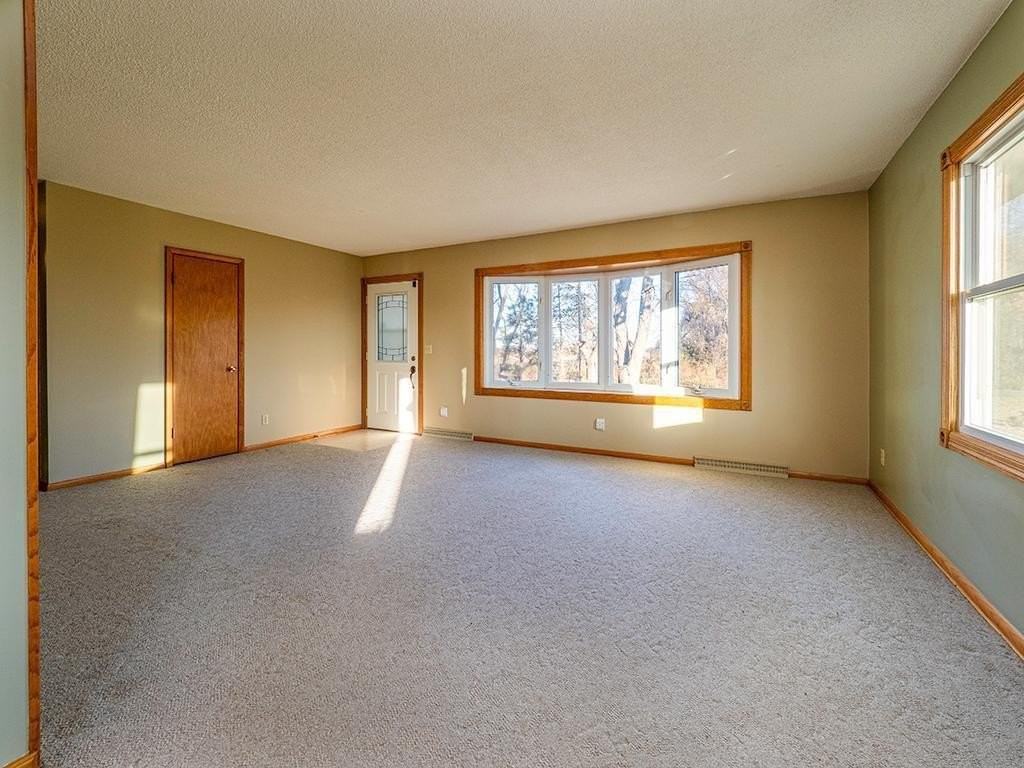 5651 Aetna Ave Se - Photo 6 of 14