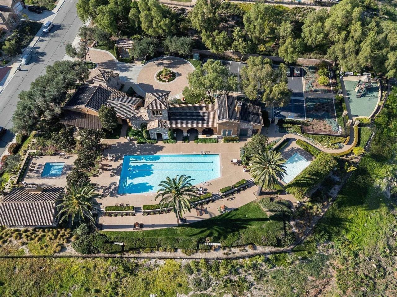 756 Agua Vista Dr - Photo 4 of 43