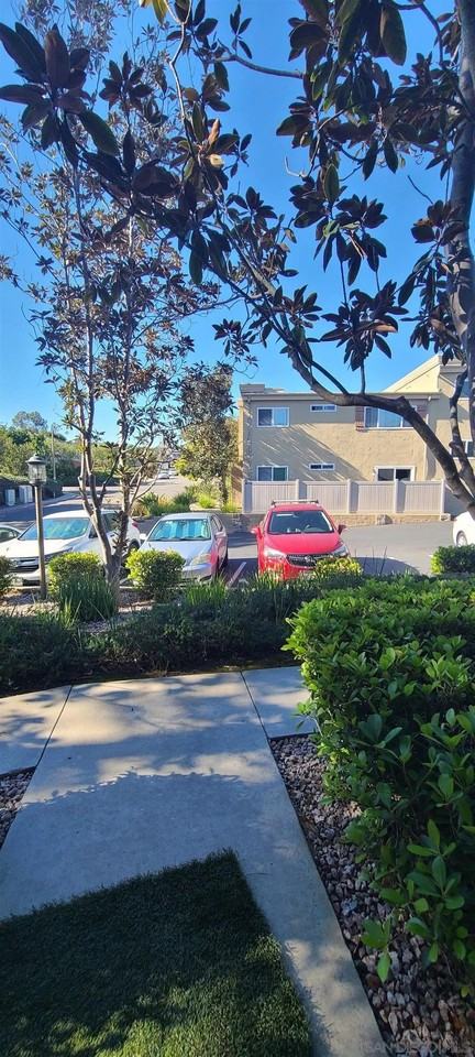 13687 Paseo Cardiel Unit 19 - Photo 4 of 29