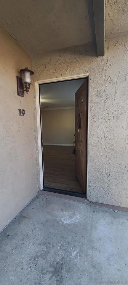 13687 Paseo Cardiel Unit 19 - Photo 5 of 29