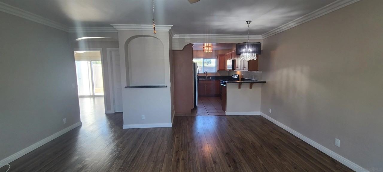 13687 Paseo Cardiel Unit 19 - Photo 7 of 29