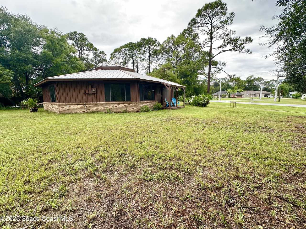 6325 Corsica Blvd - Photo 2 of 32