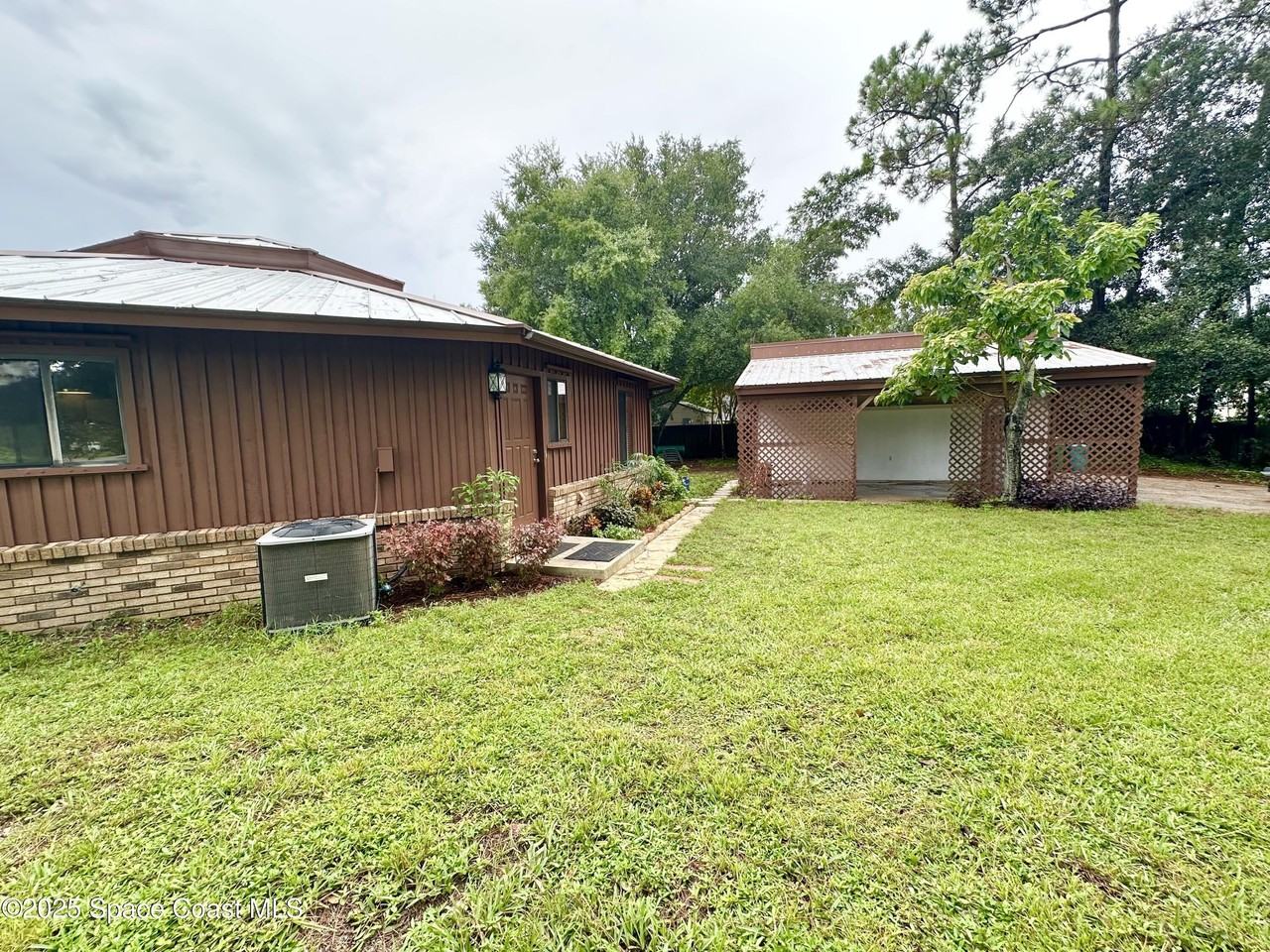 6325 Corsica Blvd - Photo 3 of 32